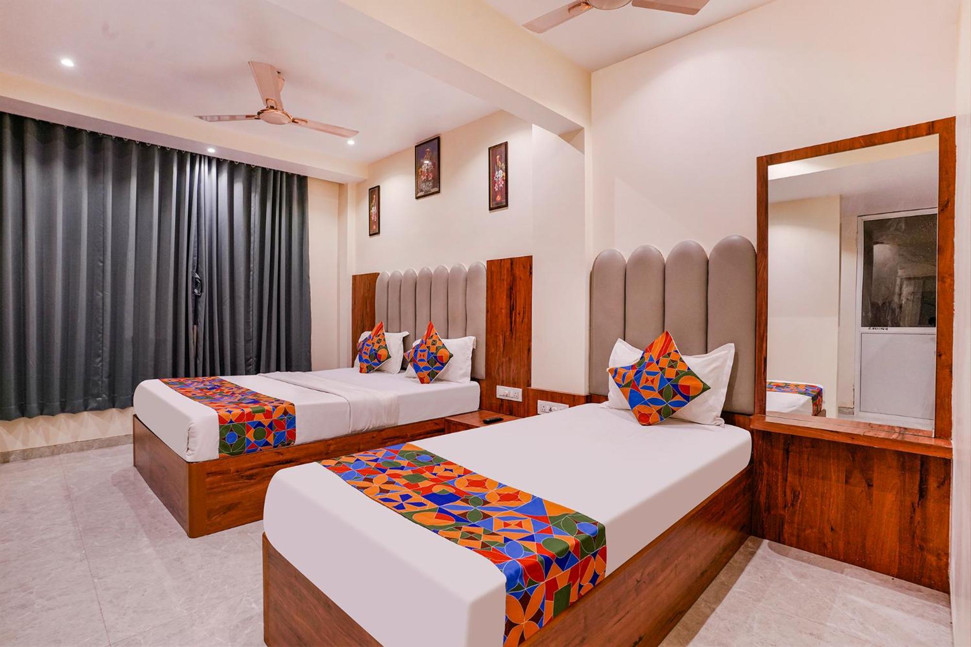 Готель Fabexpress Utsav Residency - Nr Panvel Jamb Екстер'єр фото