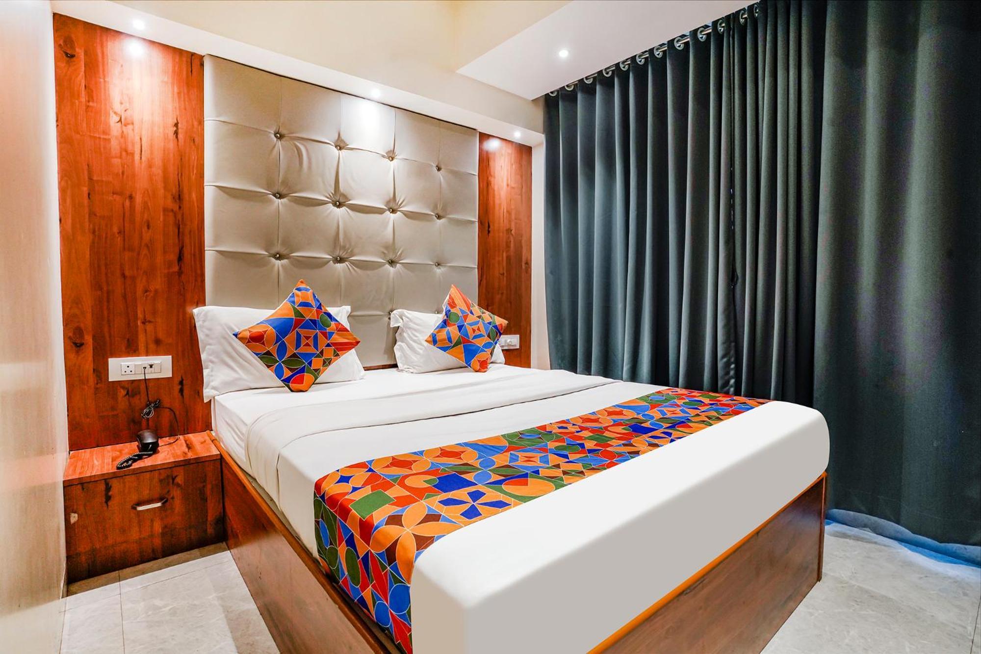 Готель Fabexpress Utsav Residency - Nr Panvel Jamb Екстер'єр фото