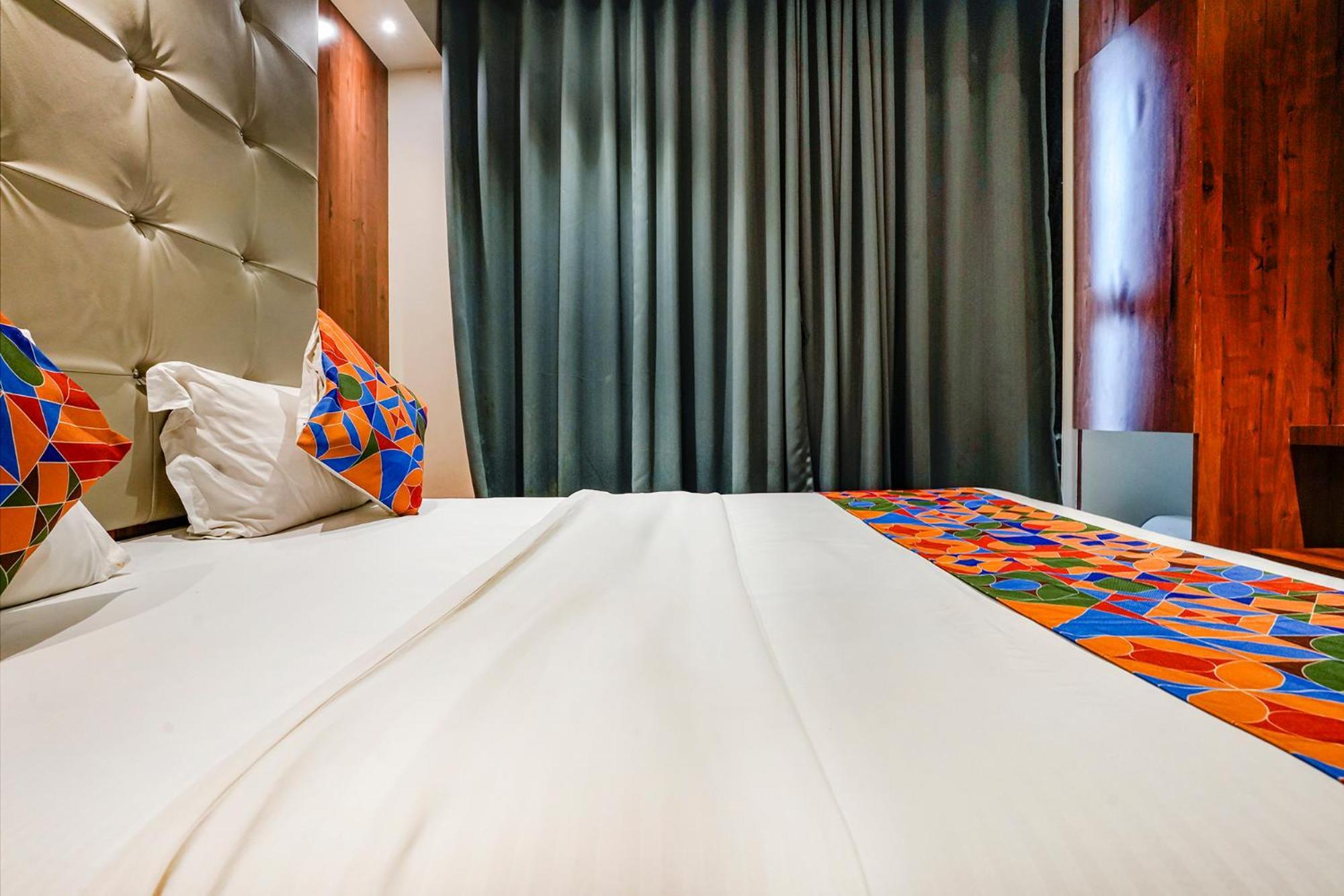 Готель Fabexpress Utsav Residency - Nr Panvel Jamb Екстер'єр фото