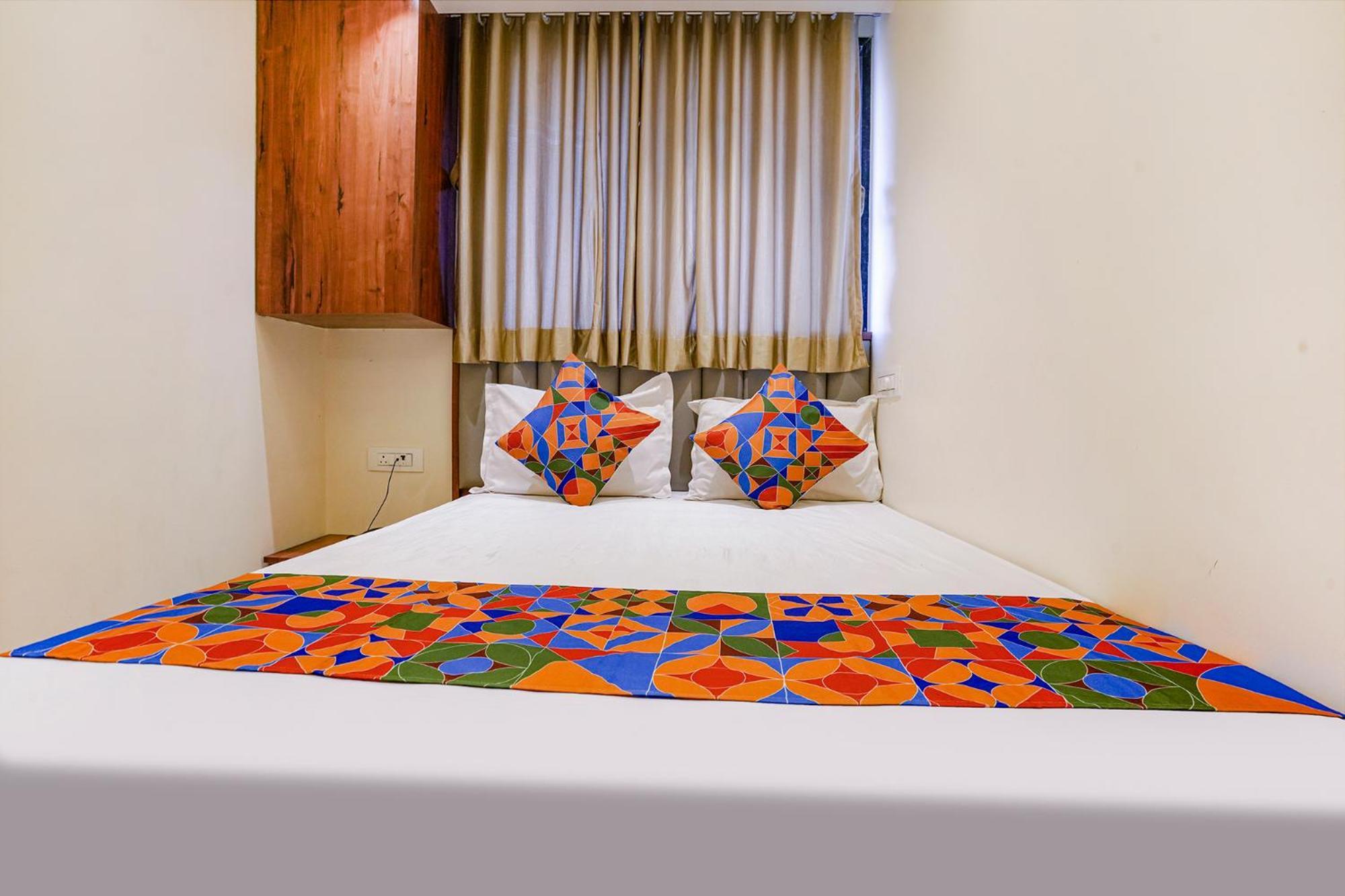 Готель Fabexpress Utsav Residency - Nr Panvel Jamb Екстер'єр фото